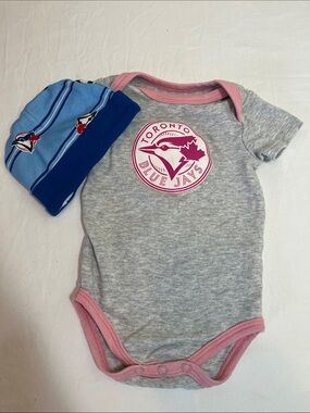 3-6M Toronto Blue Jays onesie and hat
